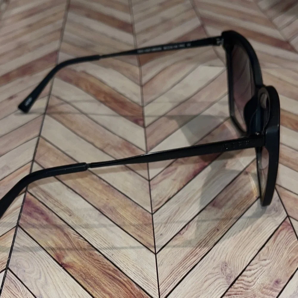 Diff eyewear oversized HEIDI Chic Black Cat-Eye Sunglasses gradient lenses